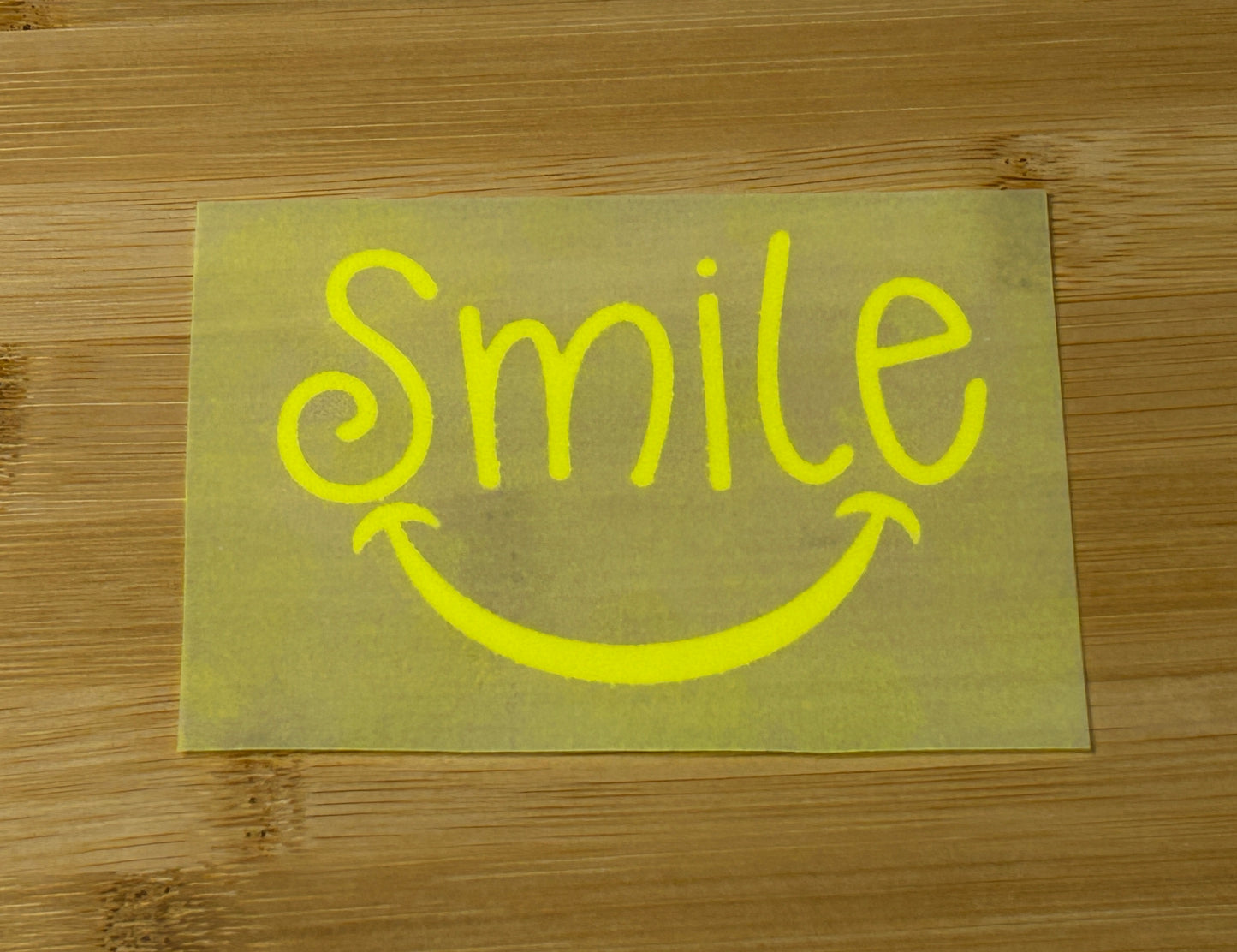 "Smile" Flock Patch zum Aufbügeln - Verleihe deinen Textilien Persönlichkeit