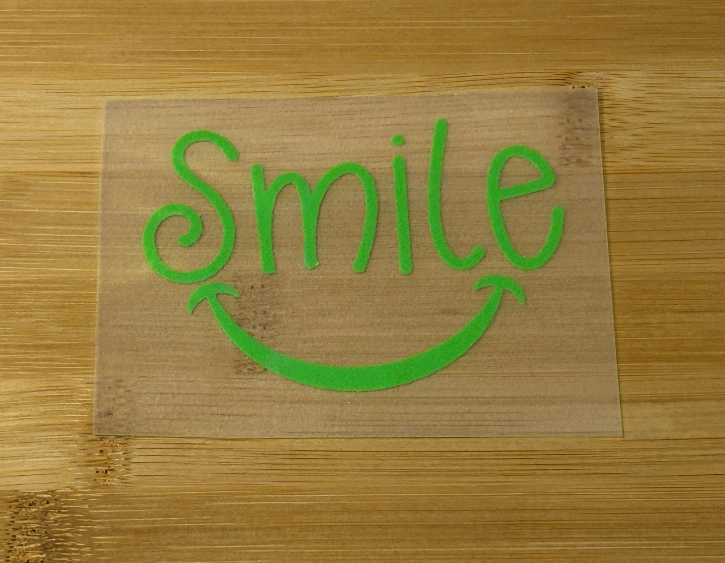 "Smile" Flock Patch zum Aufbügeln - Verleihe deinen Textilien Persönlichkeit